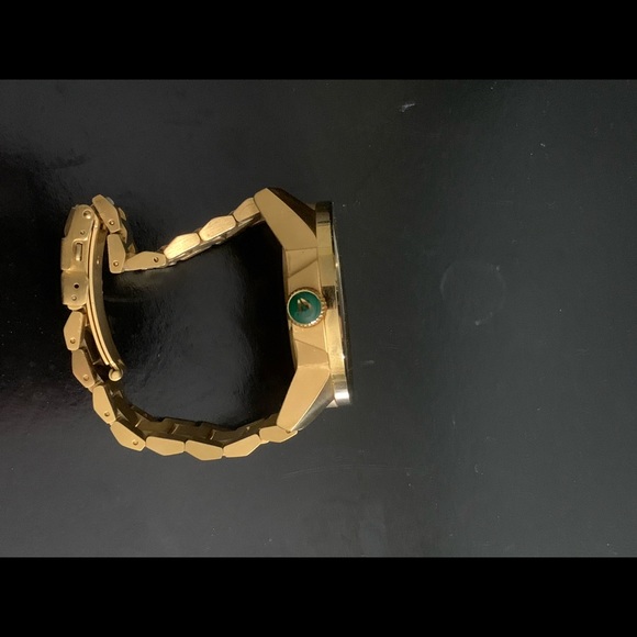 Nixon corporal - Picture 2 of 3